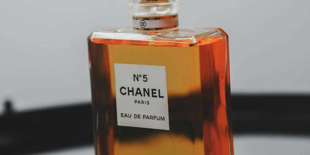 le Hermès Birkin vs Chanel 2.55