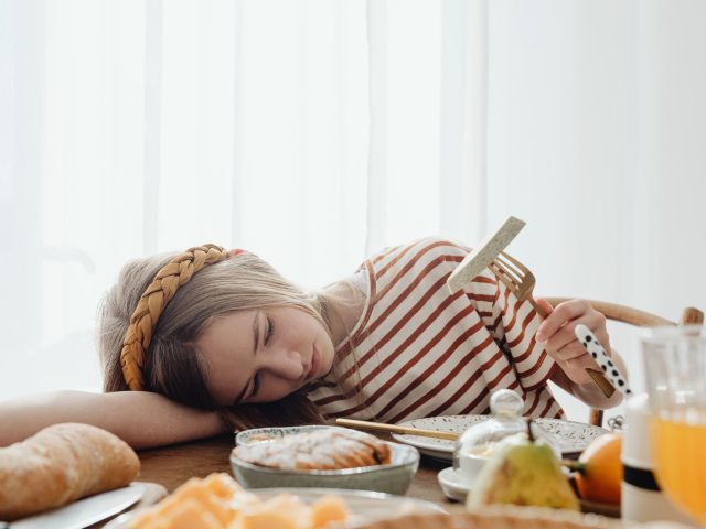 Quels aliments éviter pour mieux dormir ?