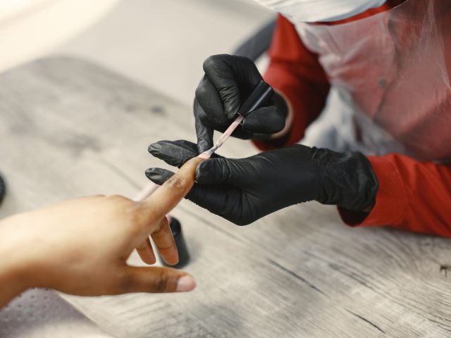 Révolutionnez votre routine beauté avec les Fondation Nails